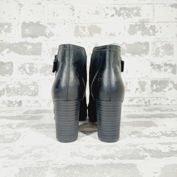 NEW Clarks Bayla Glow Black Leather Block Heel Ankle Boots K395 - Picture 5 of 12